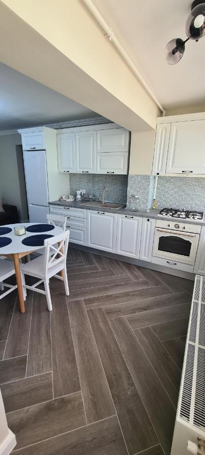 Ferienwohnung White Rezidence Curtea de Argeş Exterior foto